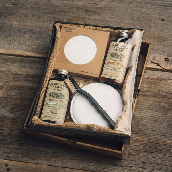 Leather Milk® Clean + Condition Gift Set with Applicator Pads Z99F116 - Cockpit USA